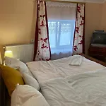 Lodge Vella *