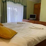 Lodge Vella *